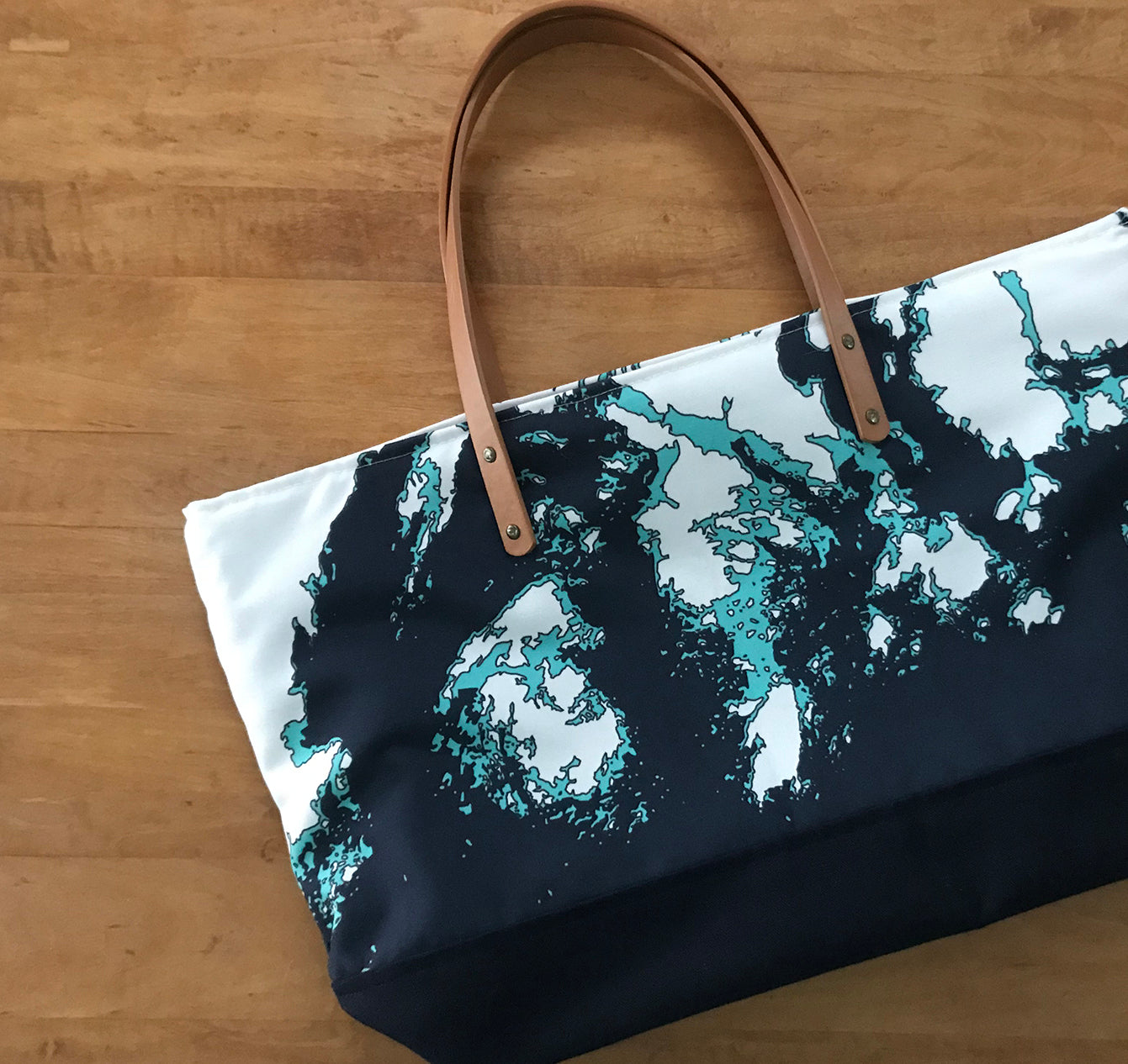 NEW Oversized Maine Coast Everyday Bag with Zipper