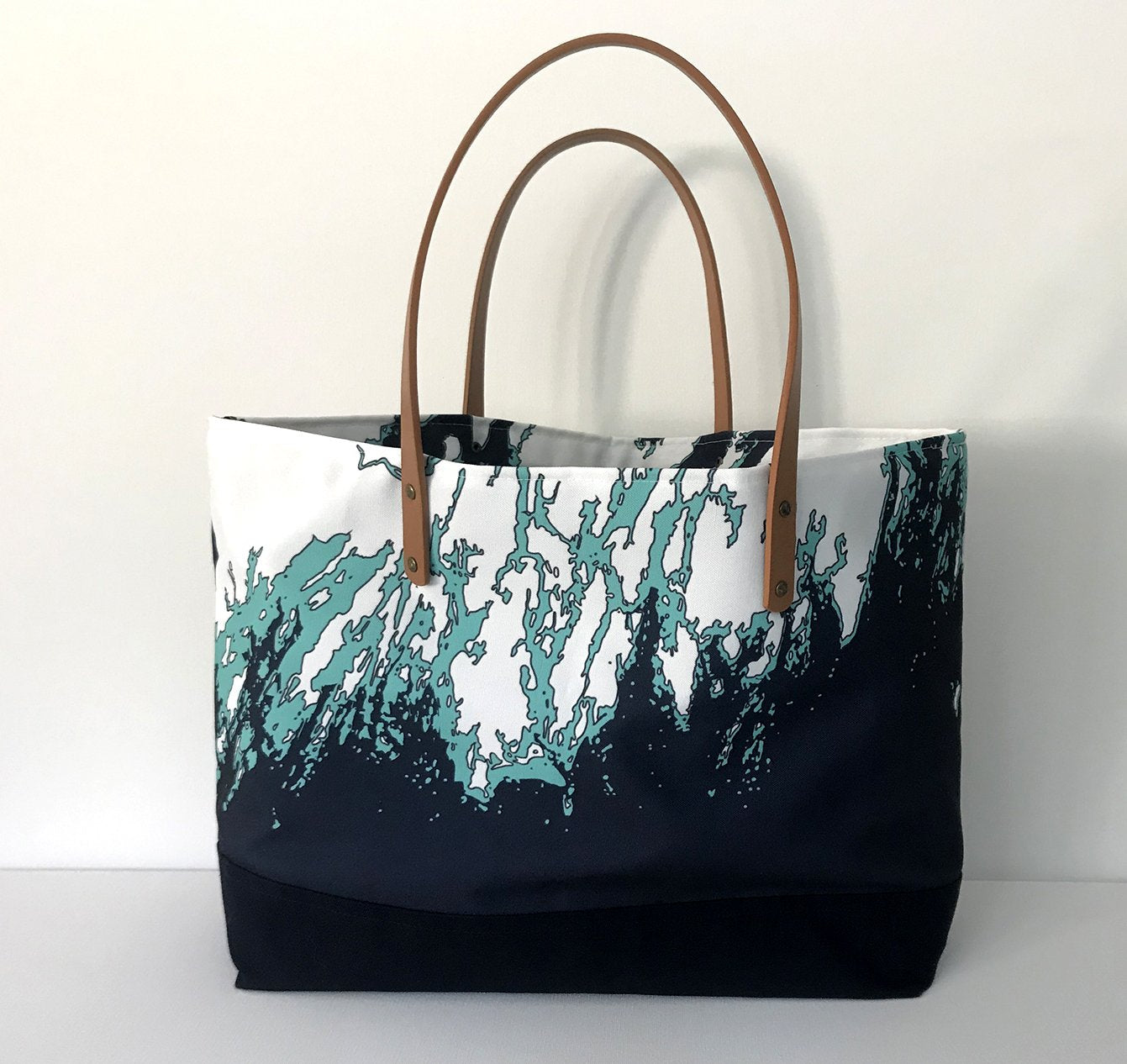 NEW Oversized Maine Coast Everyday Bag with Zipper