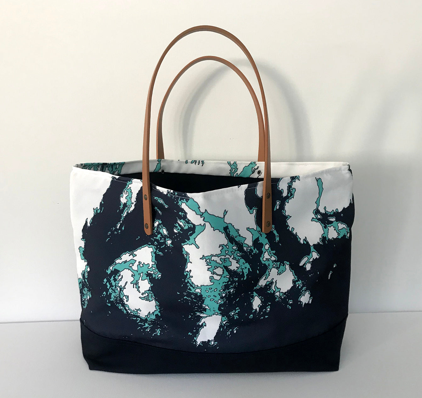 NEW Oversized Maine Coast Everyday Bag with Zipper